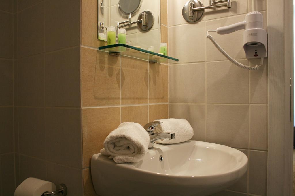 Old Town Inn Kavála ภายนอก รูปภาพ